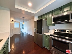 6444 Cavalleri Rd in Malibu, CA - Foto de edificio - Building Photo