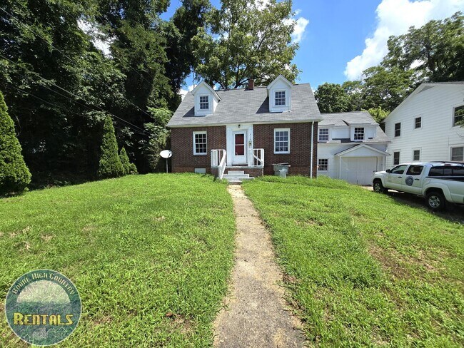 310 Ridge St NW in Lenoir, NC - Building Photo - Building Photo