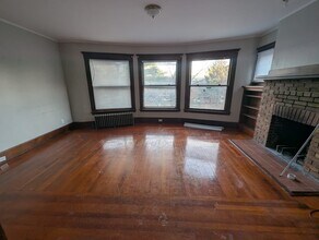 124 Hubinger St, Unit 2 in New Haven, CT - Foto de edificio - Building Photo