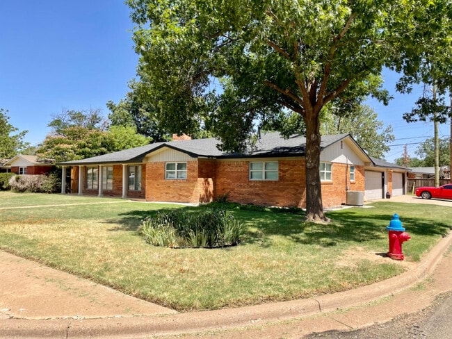 2702 60th St in Lubbock, TX - Building Photo - Building Photo