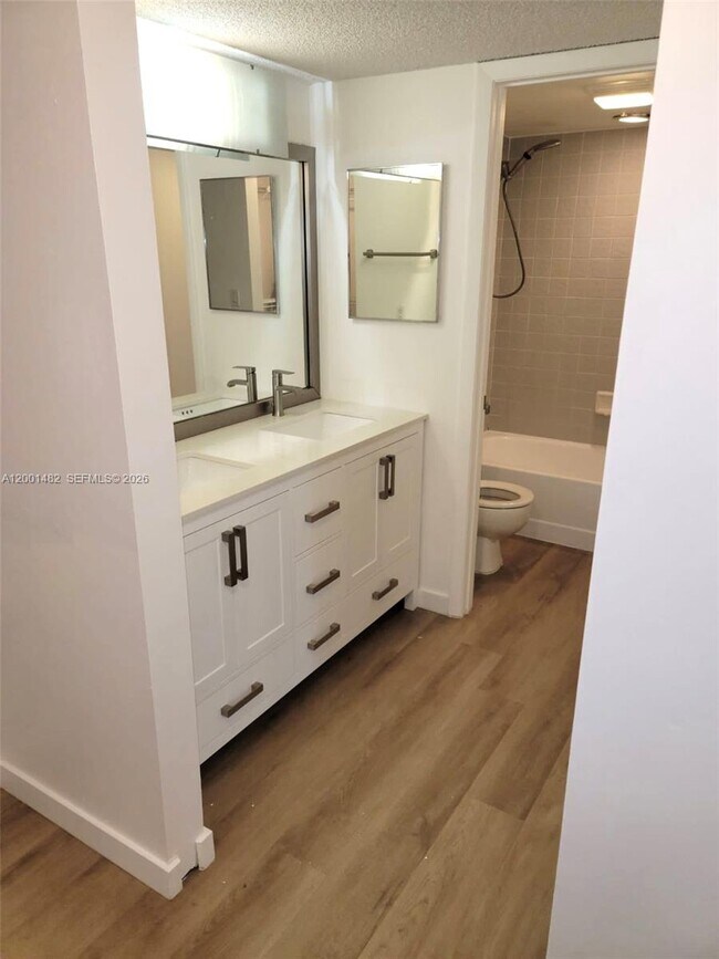 11905 NW 11th St in Pembroke Pines, FL - Building Photo - Building Photo