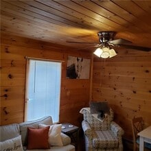 120 Mill St in Tiverton, RI - Building Photo - Building Photo