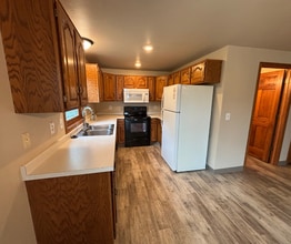 1126 Nier Ct in Howard, WI - Building Photo - Building Photo