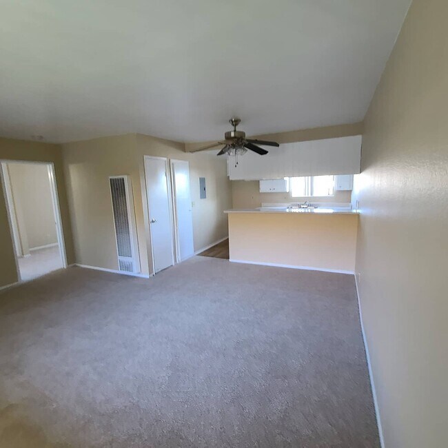 14005 Kornblum Ave. Apartments and Nearby Hawthorne Apartments For Rent