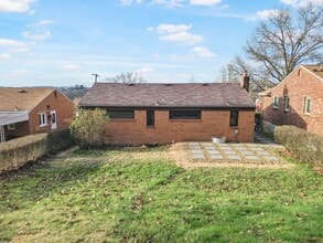1227 Raven Dr in Pittsburgh, PA - Building Photo - Building Photo