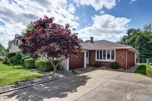 5 Hilltop Ave in South Amboy, NJ - Building Photo