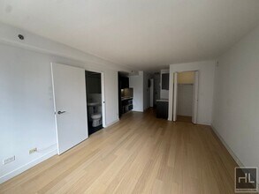 East 39th Street in New York, NY - Building Photo - Building Photo