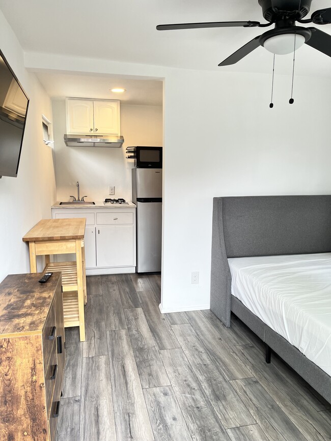 1170 Esperanza St, Unit 3