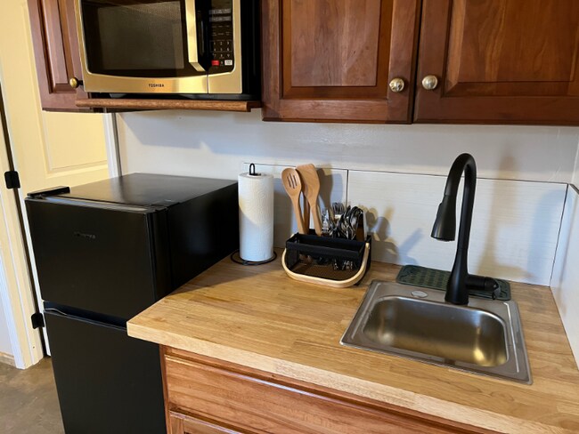 3924 Beech Glen Rd in Mars Hill, NC - Foto de edificio - Building Photo