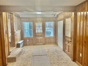 365 N Bedford St in East Bridgewater, MA - Building Photo - Building Photo