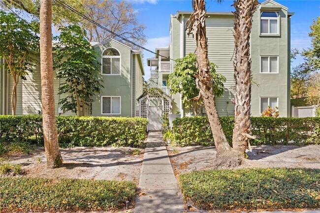 property at 607 S Albany Ave
