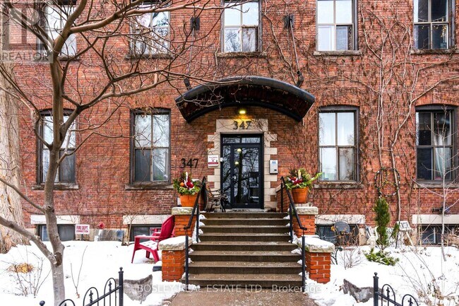 347 Sorauren Ave in Toronto, ON - Building Photo - Building Photo