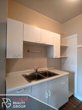 2234 W Wilson Ave, Unit 308 in Chicago, IL - Building Photo - Building Photo