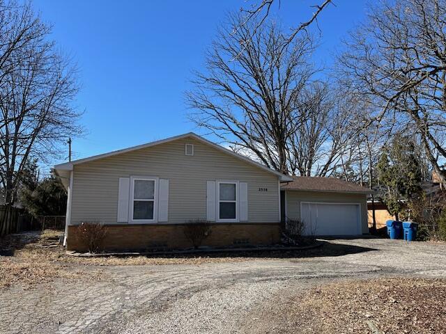 2558 Oakdale Dr in Ann Arbor, MI - Building Photo - Building Photo