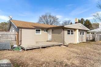 424 Chippewa Trail in Browns Mills, NJ - Building Photo - Building Photo