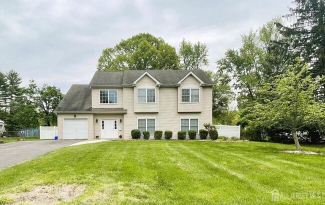 property at 7 Beryl Ct