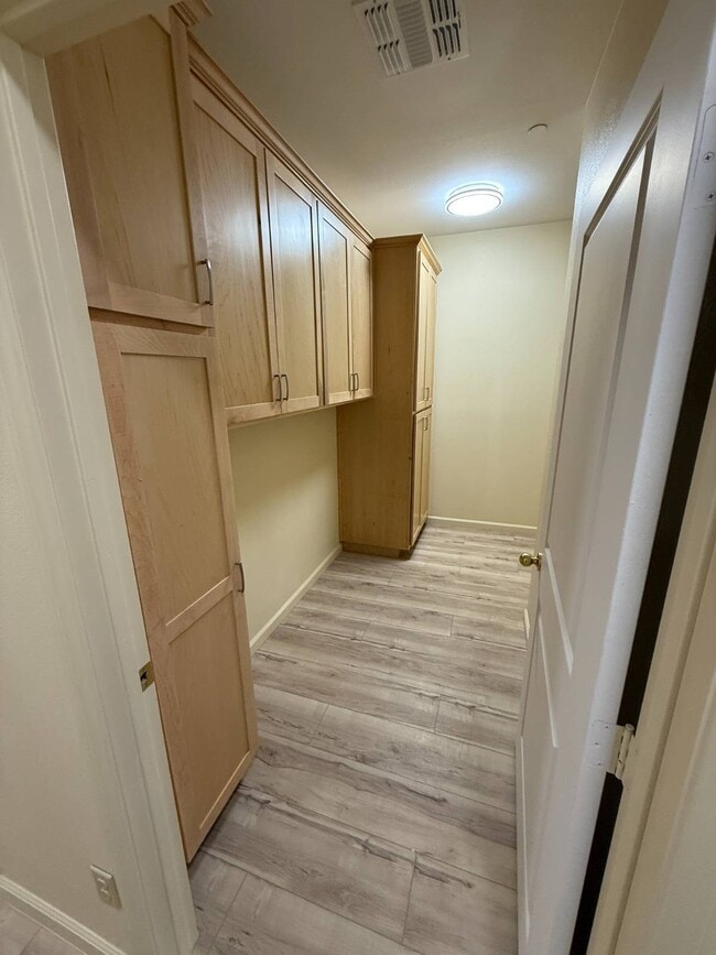 property at 520 Figueroa Ave