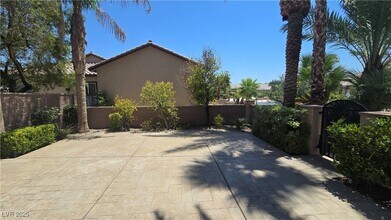 5536 Breecher Ave in Las Vegas, NV - Building Photo - Building Photo