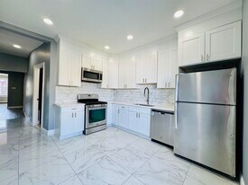 95 W 54th St in Bayonne, NJ - Building Photo