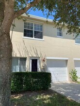 2078 SE Glen Ridge Dr in Port St. Lucie, FL - Building Photo - Building Photo