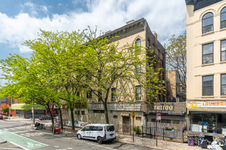 560 Morgan Ave in Brooklyn, NY - Building Photo - Building Photo