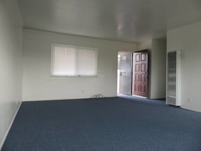 3538 Brookdale Ave-Unit -B in Oakland, CA - Building Photo - Building Photo