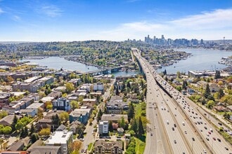 Maplewood Apartments in Seattle, WA - Foto de edificio - Building Photo