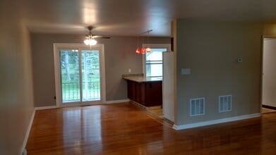 51 Kenaware Ave in Delmar, NY - Building Photo - Building Photo