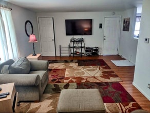 36 S Bellevue Ave, Unit 2 in Depew, NY - Foto de edificio - Building Photo
