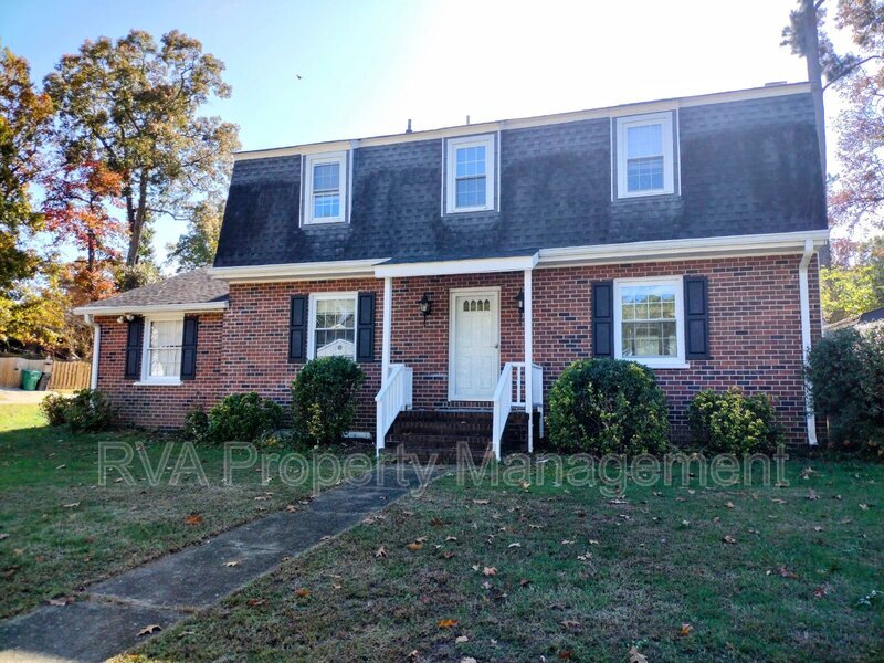 4439 Berkshire Ln in Colonial Heights, VA - Building Photo