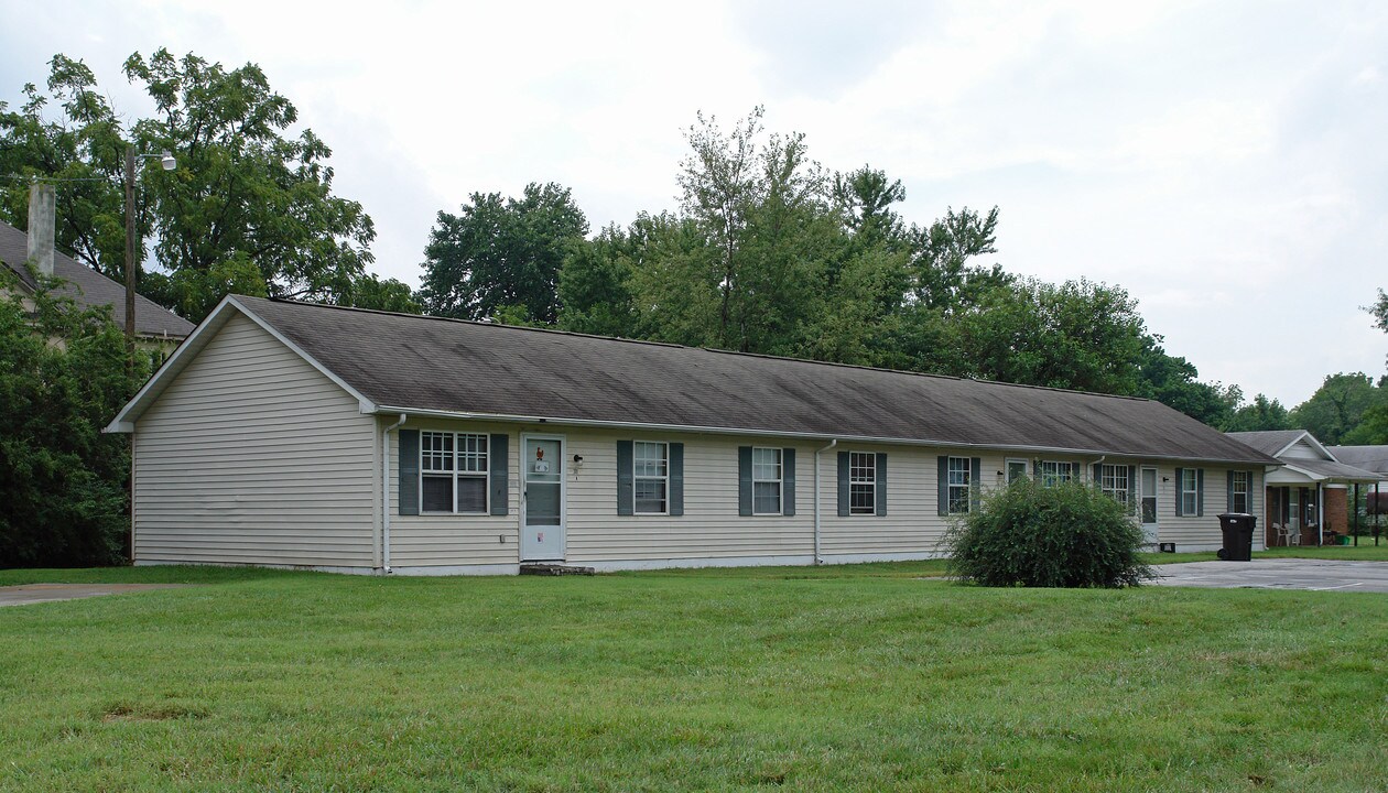 301 Coltrane Ave in High Point, NC - Building Photo