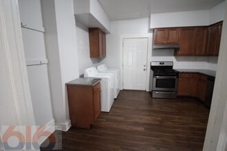 243 Valley Ave NW in Grand Rapids, MI - Building Photo - Building Photo