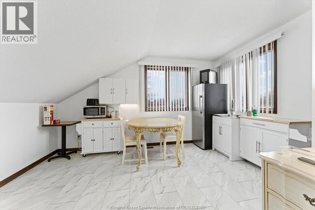 1467 Guildwood Crescent in Windsor, ON - Building Photo - Building Photo