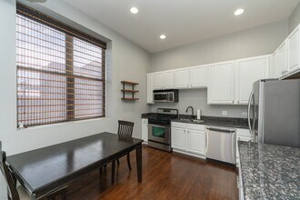 1560 W Wabansia Ave in Chicago, IL - Building Photo - Building Photo