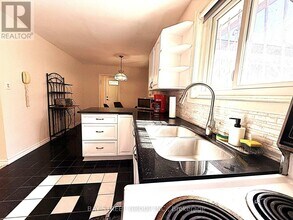 84 Shaughnessy Blvd in Toronto, ON - Building Photo - Building Photo