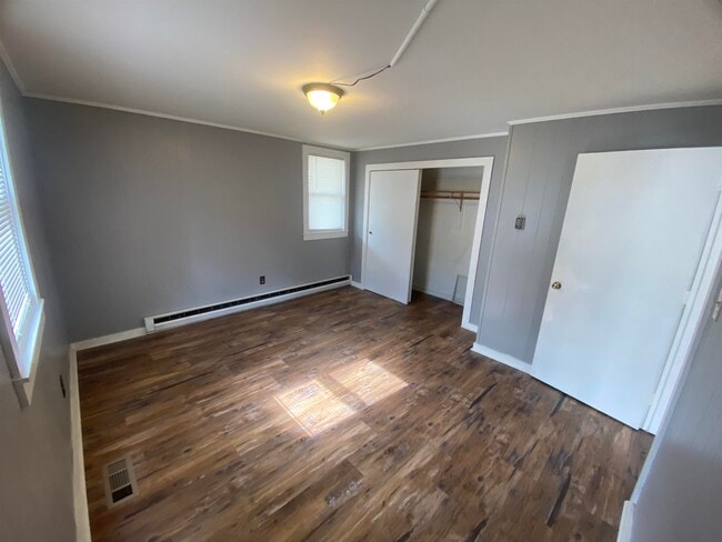 42 Laurel St in Newport, NH - Building Photo - Building Photo