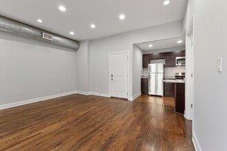 1608 W Sherwin Ave in Chicago, IL - Foto de edificio - Building Photo