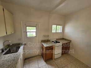 4527 44th Ave N in St. Petersburg, FL - Building Photo - Building Photo