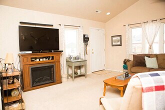 1135 Boswell Dr in Laramie, WY - Building Photo - Building Photo