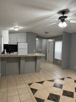 240 Clark Ln in Giddings, TX - Building Photo