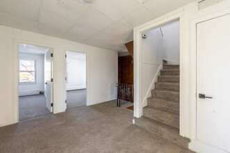 36 High St in Bristol, CT - Building Photo - Interior Photo