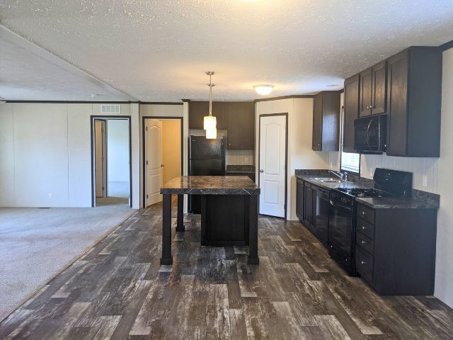 215 Borman Ave in Flushing, MI - Building Photo