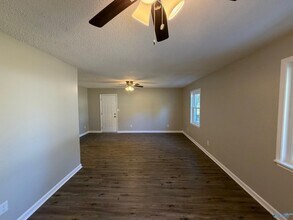 117 Lucille Dr SW in Decatur, AL - Building Photo - Building Photo