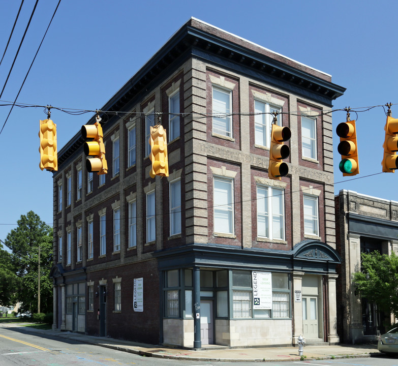 CT Russell Lofts in Richmond, VA - Building Photo