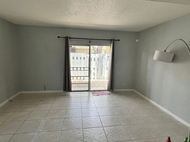 21 SW 3rd St in Pompano Beach, FL - Building Photo - Building Photo