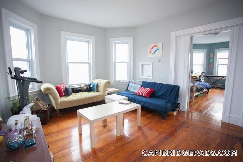 173 Rindge Ave in Cambridge, MA - Foto de edificio