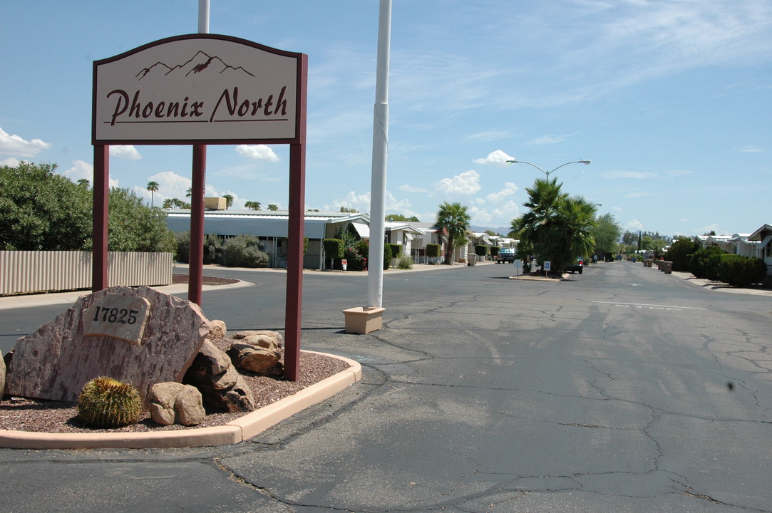 Phoenix North Mobile Home Park in Phoenix, AZ - Building Photo