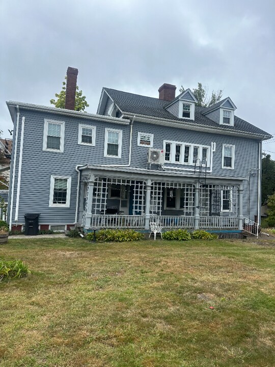 30 Brown St-Unit -1R in Pawtucket, RI - Building Photo