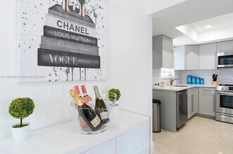 5941 NE 21st Ln in Fort Lauderdale, FL - Foto de edificio - Building Photo