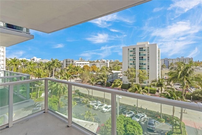 1000 West Ave, Unit 506 in Miami Beach, FL - Building Photo - Building Photo